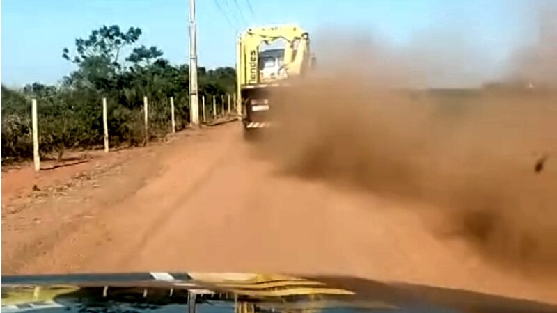Vídeo: após perseguição, suspeito abandona caminhão munck e se esconde em milharal