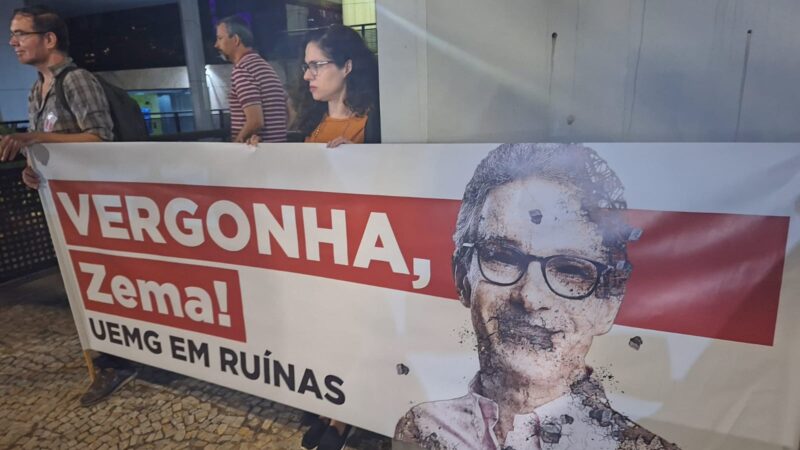 Vídeos: greve na UEMG completa um mês sem proposta do Governo de Minas