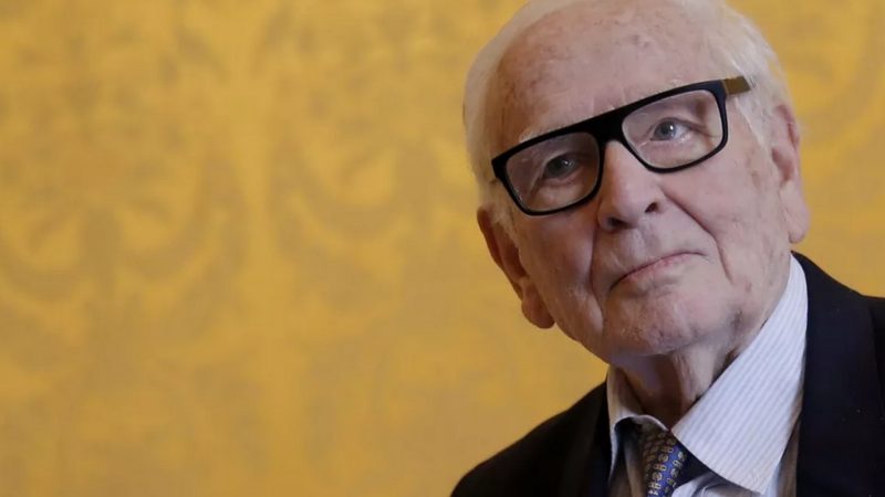 Morre o estilista francês Pierre Cardin, aos 98 anos.