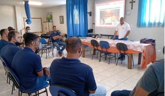FBAC realiza curso para funcionários da APAC masculina de Itaúna