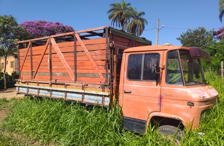 Polícia Civil recupera caminhão furtado em Itaúna