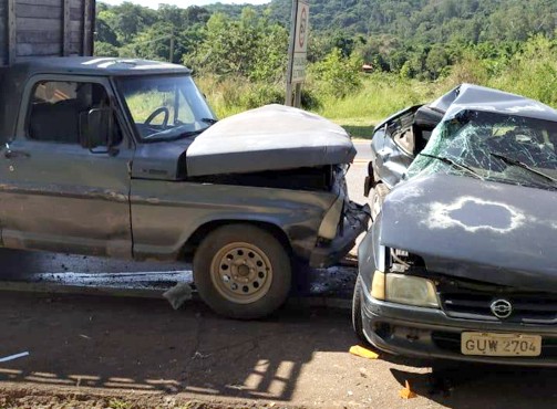 Um homem morre e uma mulher fica ferida em acidente na MG-050