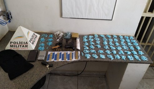 Menor é detido com mais de 500 pinos de cocaína, 400g de maconha, munição e dois revólveres em Itaúna