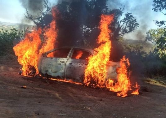 Mulher incendeia o próprio carro na Barragem