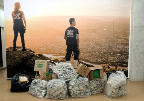 Polícia Civil incinera meia tonelada de drogas em Itaúna