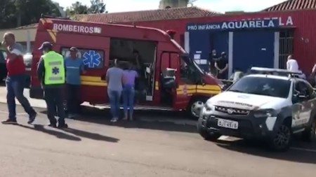 Rapaz com facão invade creche e mata três crianças e uma professora