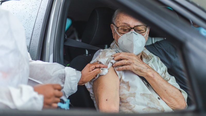 Novos cadastros para caminhoneiros, trabalhadores do transporte coletivo, da Educação e os educadores físicos também nesta quarta-feira