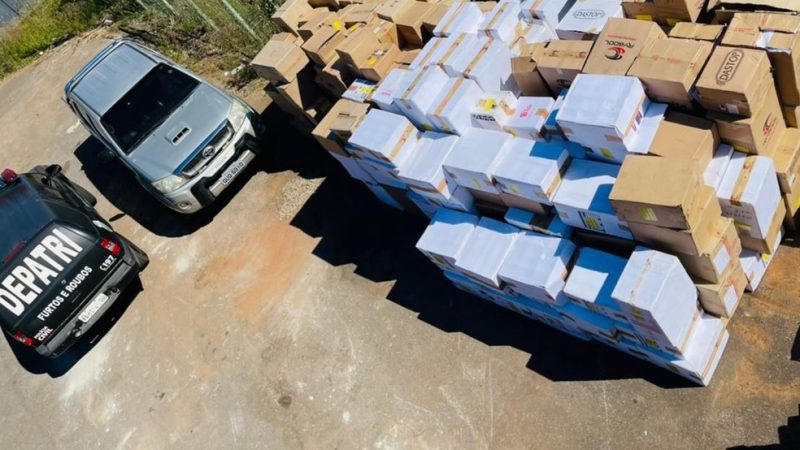 Roubada em Divinópolis, Polícia Civil recupera carga de sapatos avaliada em R$ 500 mil na MG-431 entre Itaúna e Itatiaiuçu