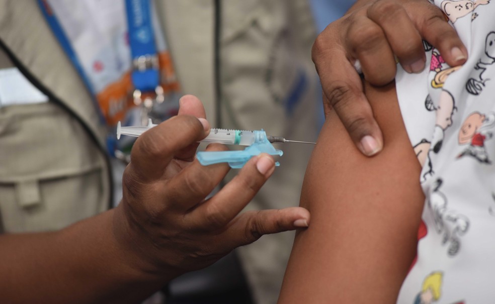 Estado nega  vacinação contra a Covid-19 de doses vencidas