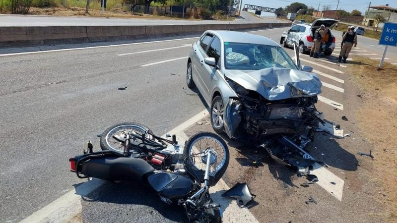 Atualizada – Acidente neste domingo deixou três feridos, motorista tinha sintomas de embriaguez e estava agressivo