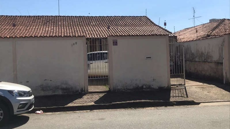 Marido encontra psicóloga morta dentro do porta-malas na garagem de casa em MG