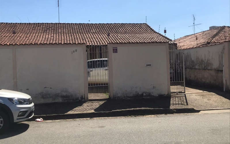 Marido encontra psicóloga morta dentro do porta-malas na garagem de casa em MG