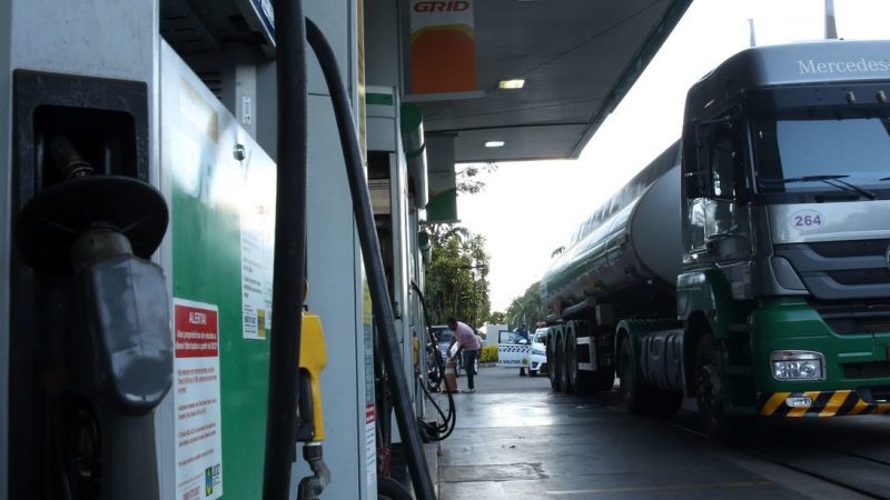Petrobras anuncia reajuste de 8,9% no diesel a partir de amanhã