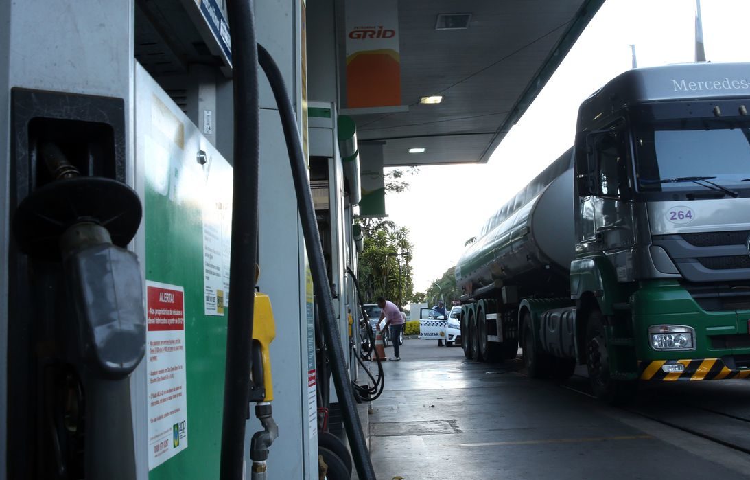 Petrobras anuncia reajuste de 8,9% no diesel a partir de amanhã