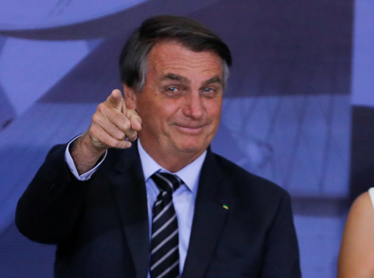 Bolsonaro aumenta IOF