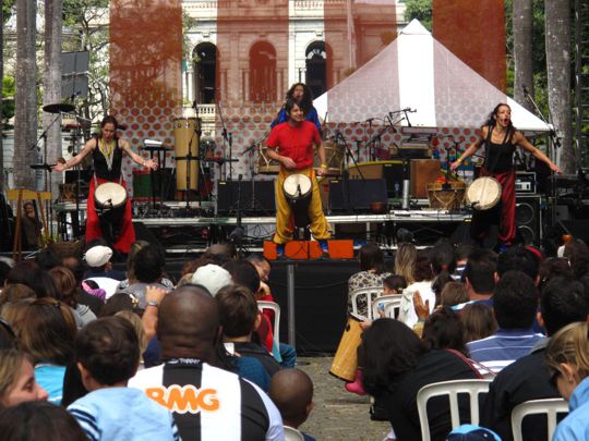 Espetáculo infantil gratuito na Praça de Itatiaiuçu