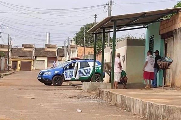 Filho mata a mãe a facadas por causa de dinheiro para comprar cigarro