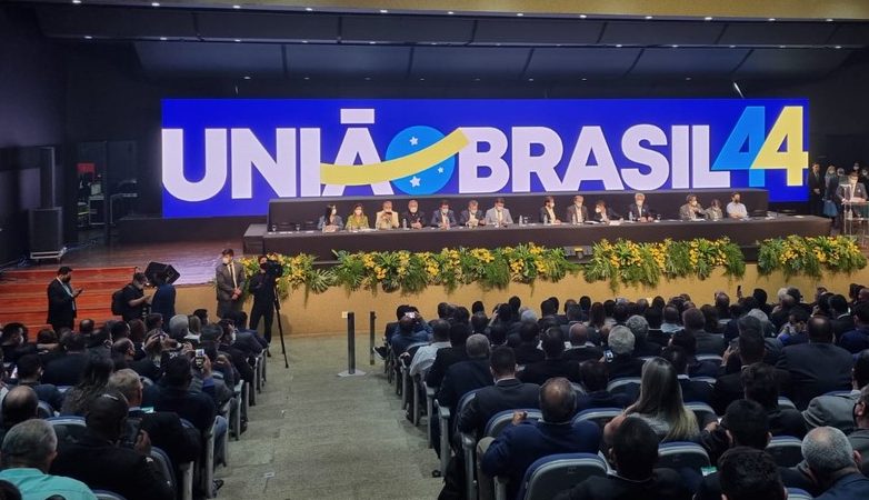 DEM e PSL aprovam fusão e criam União Brasil, que será o maior partido da Câmara