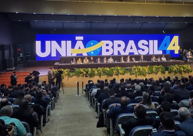 DEM e PSL aprovam fusão e criam União Brasil, que será o maior partido da Câmara