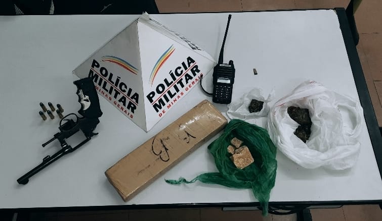 Polícia Militar prende dois irmãos suspeitos de tráfico de drogas