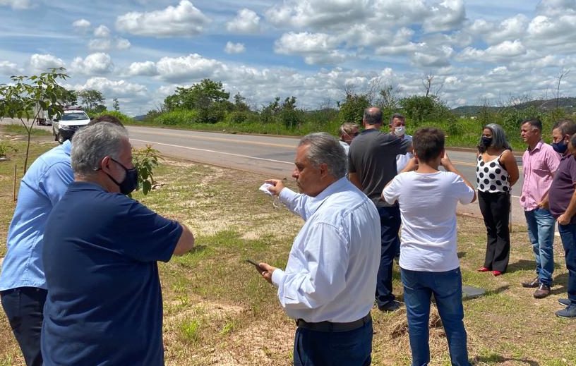 Gustavo Mitre discute com DER melhorias em diversos acessos da rodovia MG 431