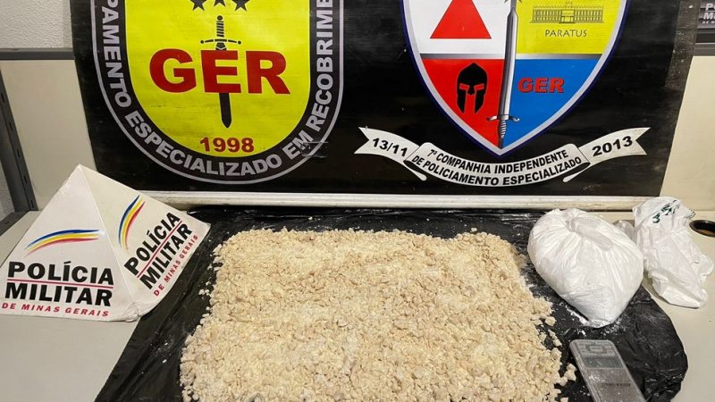 Rapaz com tornozeleira eletrônica é preso com 5 kg de cocaína e milhares de pedras de crack 