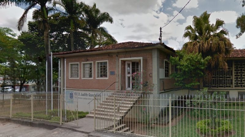 Escola em Itaúna suspende aulas por causa de suspeita de contaminações pela Covid-19