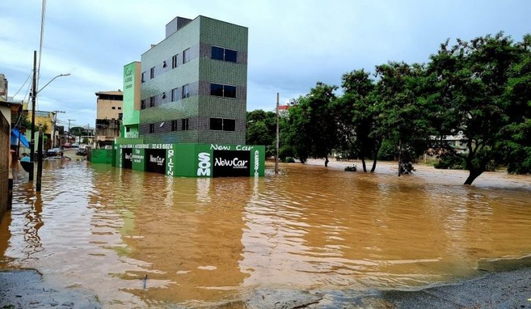 Atingidos pelas chuvas em Minas receberão auxílio de R$ 1.200