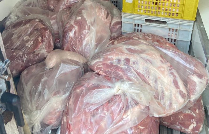 Mais de uma tonelada de carne de porco clandestina é apreendida na MG-050
