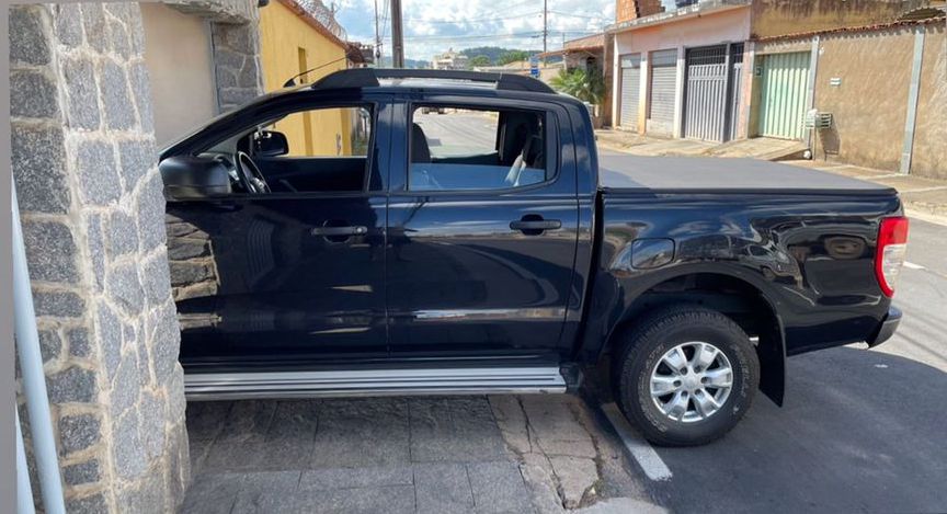 Menores que roubaram caminhonete no “Aeroporto” ainda não foram localizados