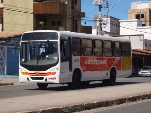 Usuários do transporte público realizam manifestação em Itaúna contra aumento de 25%