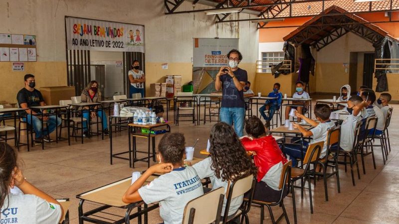 Mineração Usiminas leva arte e sustentabilidade para as escolas de Itatiaiuçu