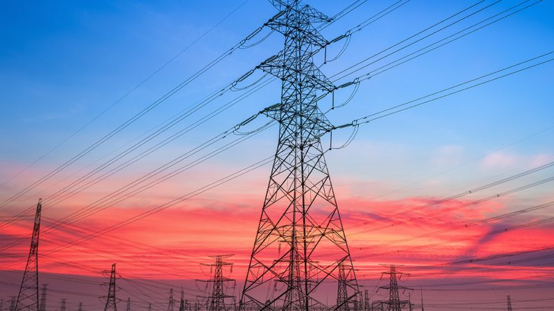 Governo anuncia fim da tarifa extra para consumidores de energia