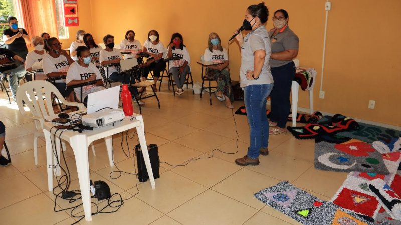 Moradoras de Itatiaiuçu concluem oficinas de tapeçaria do projeto “Danças, Artes e Tramas”