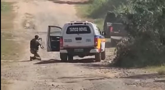 Vídeo: PMMG recupera veículo furtado em Itaúna e prende autores