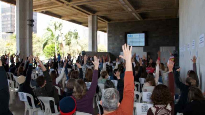 Professores de escolas particulares ameaçam parar hoje