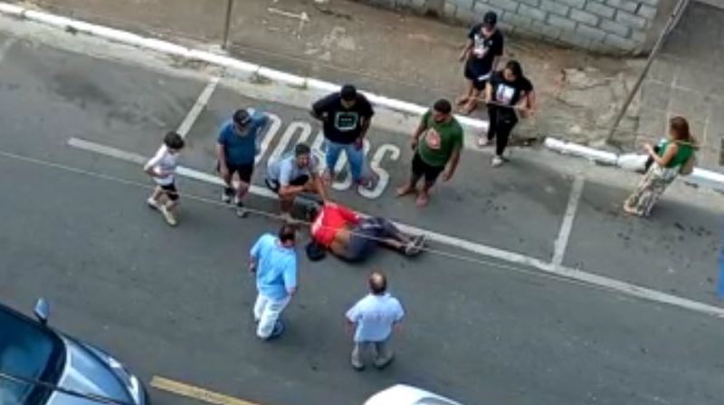 Veículo na contramão provoca acidente na rua Gonçalves da Guia