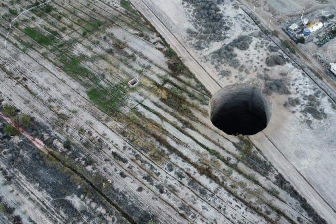 Buraco gigante surge no deserto do Atacama e preocupa autoridades do Chile