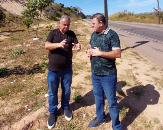 Deputado estadual Gustavo Mitre visita obras de segurança na rodovia MG 431