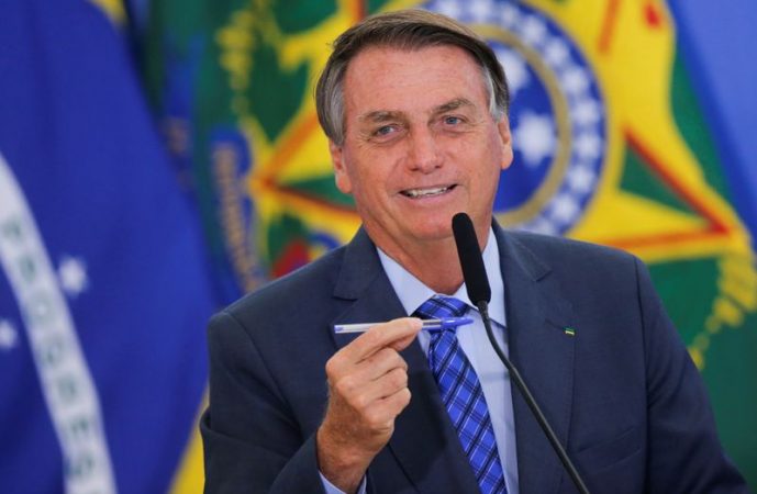 Bolsonaro é condenado por crimes contra a humanidade