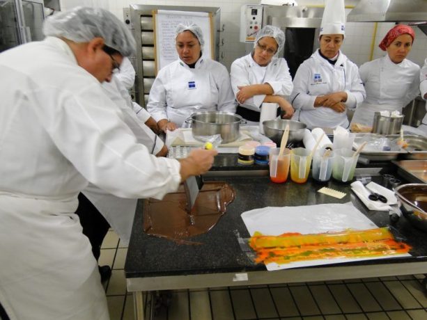 Senac oferecerá cursos culinários gratuitos em Itaúna