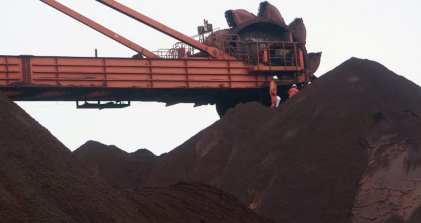 Operação da Polícia Civil prende quatro pessoas por furto de minério de ferro em Itatiaiuçu