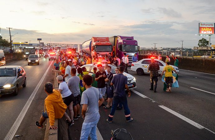 Governador de São Paulo fala sobre as paralisações no país