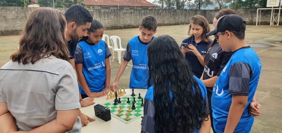 Núcleos Mineração Usiminas pelo Esporte oferecem oficinas gratuitas de xadrez e judô