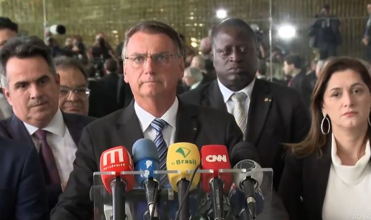 Bolsonaro vai ‘infernizar a vida do país até o último dia’ para negociar garantias após deixar o poder, analisa Maria Cristina Fernandes