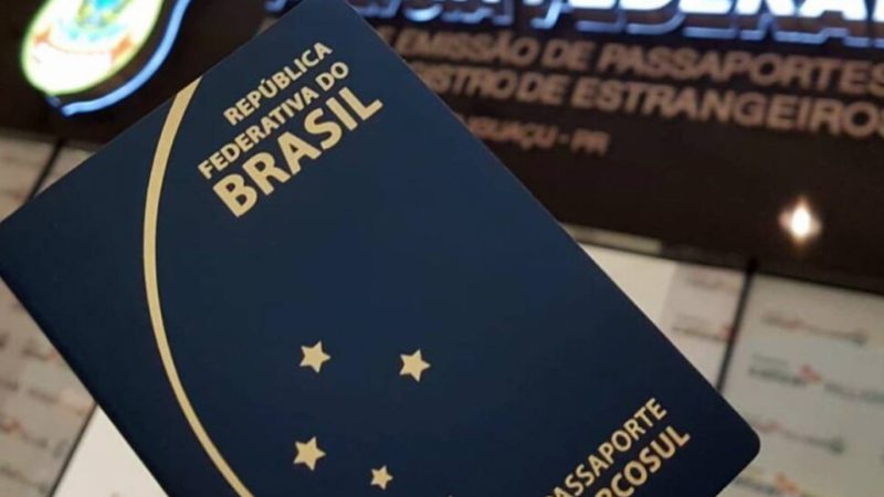 Por falta de dinheiro, Polícia Federal suspendeu confecção de novos passaportes