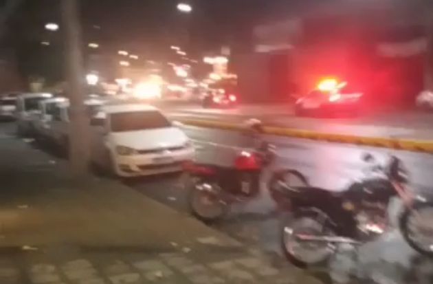 Polícia persegue veículo em alta velocidade pelas ruas de Itaúna, mas  motorista consegue fugir