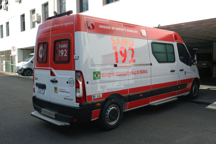 Acidente deixa quatro jovens feridos no Bairro Santanense
