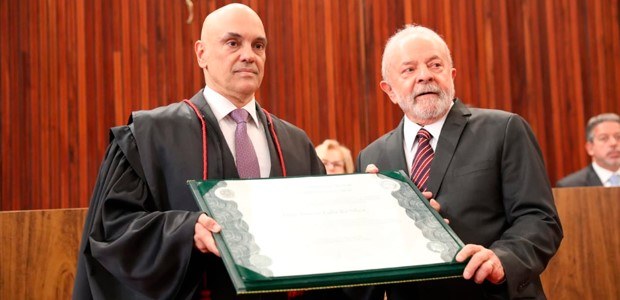 TSE entrega diplomas de presidente e vice-presidente da República a Lula e Alckmin