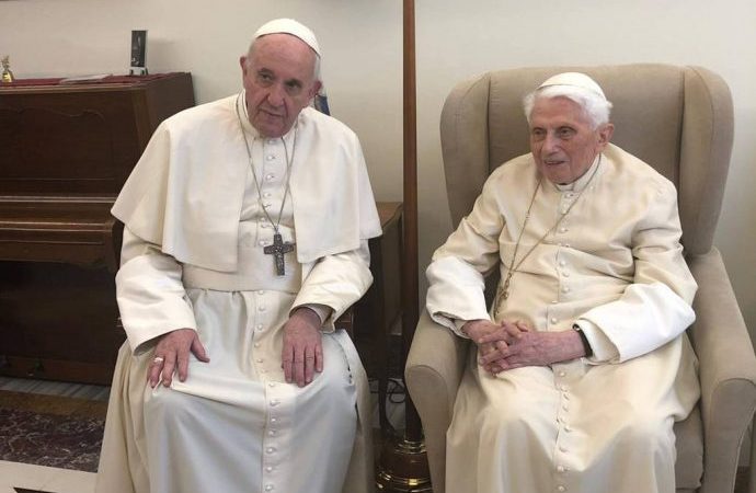 Vaticano confirma “agravamento” da saúde de Bento XVI